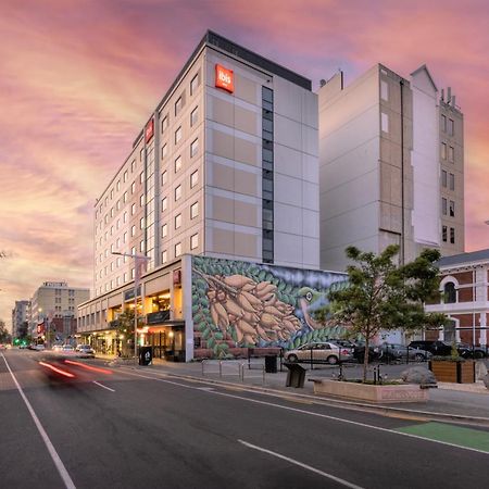 Ibis Christchurch Hotel Bagian luar foto