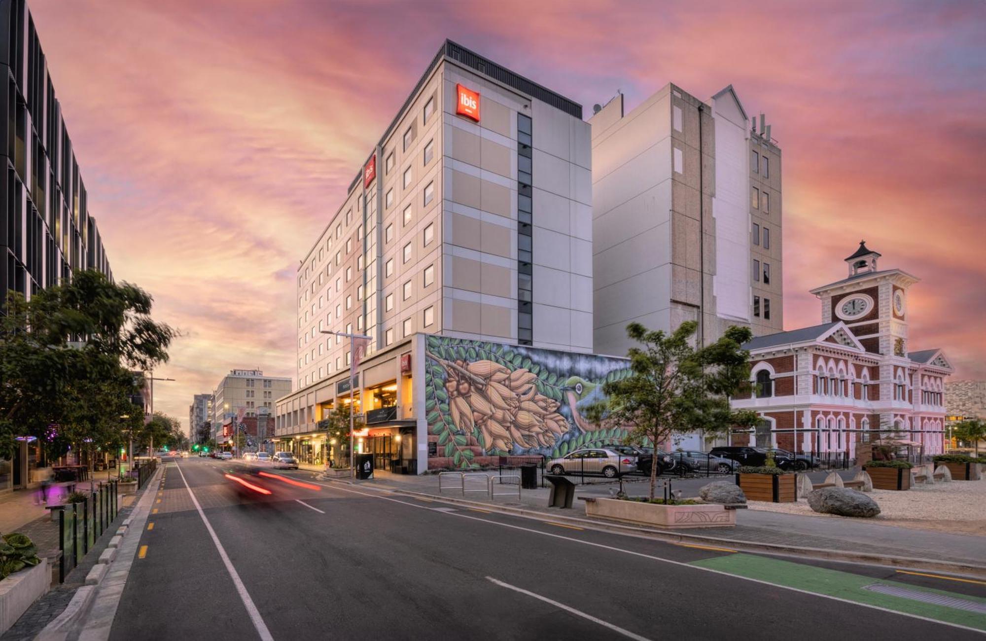 Ibis Christchurch Hotel Bagian luar foto