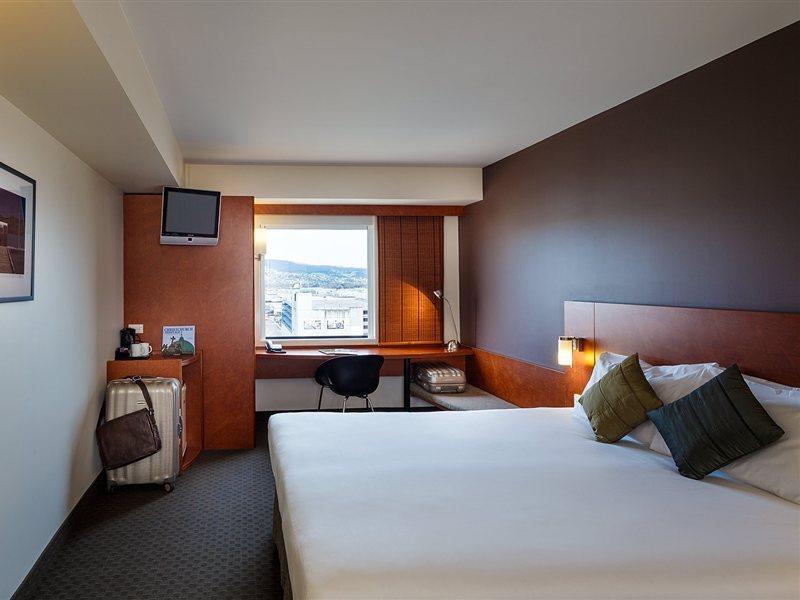 Ibis Christchurch Hotel Bagian luar foto