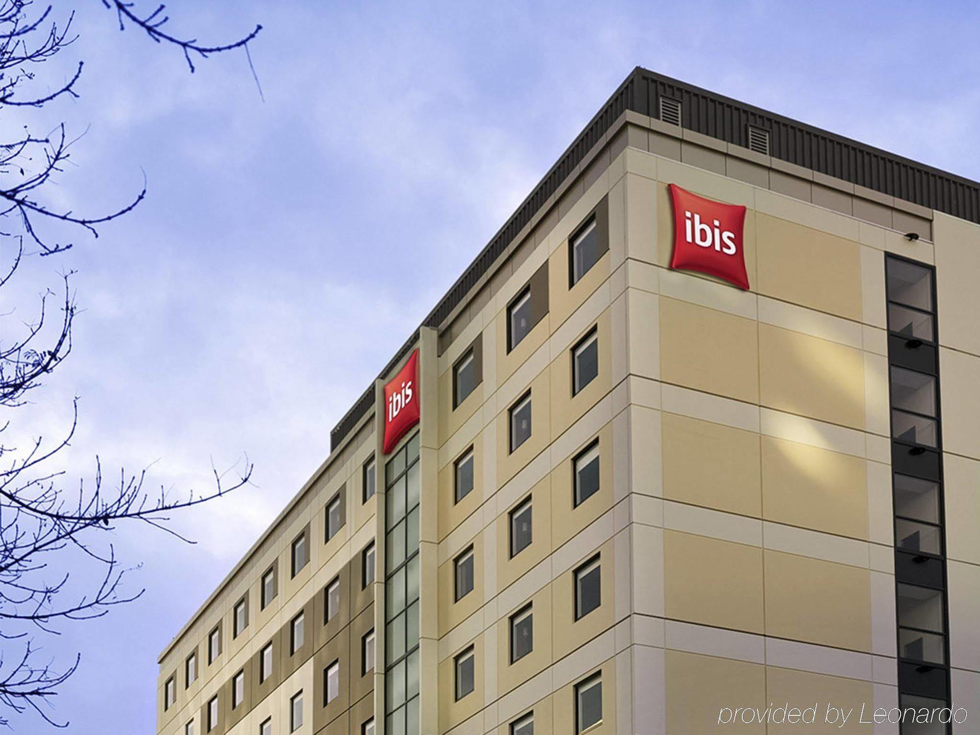 Ibis Christchurch Hotel Bagian luar foto