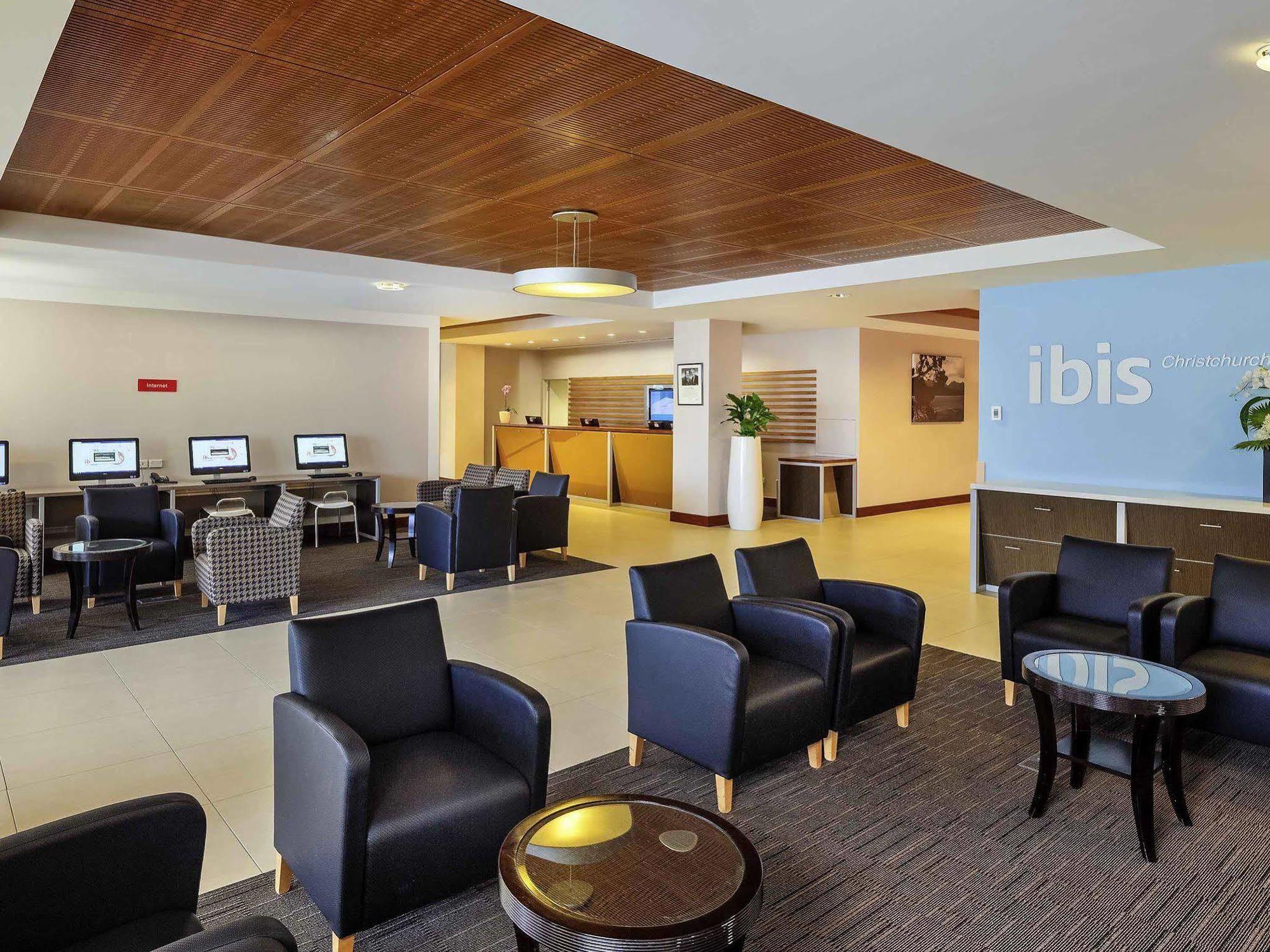 Ibis Christchurch Hotel Bagian luar foto