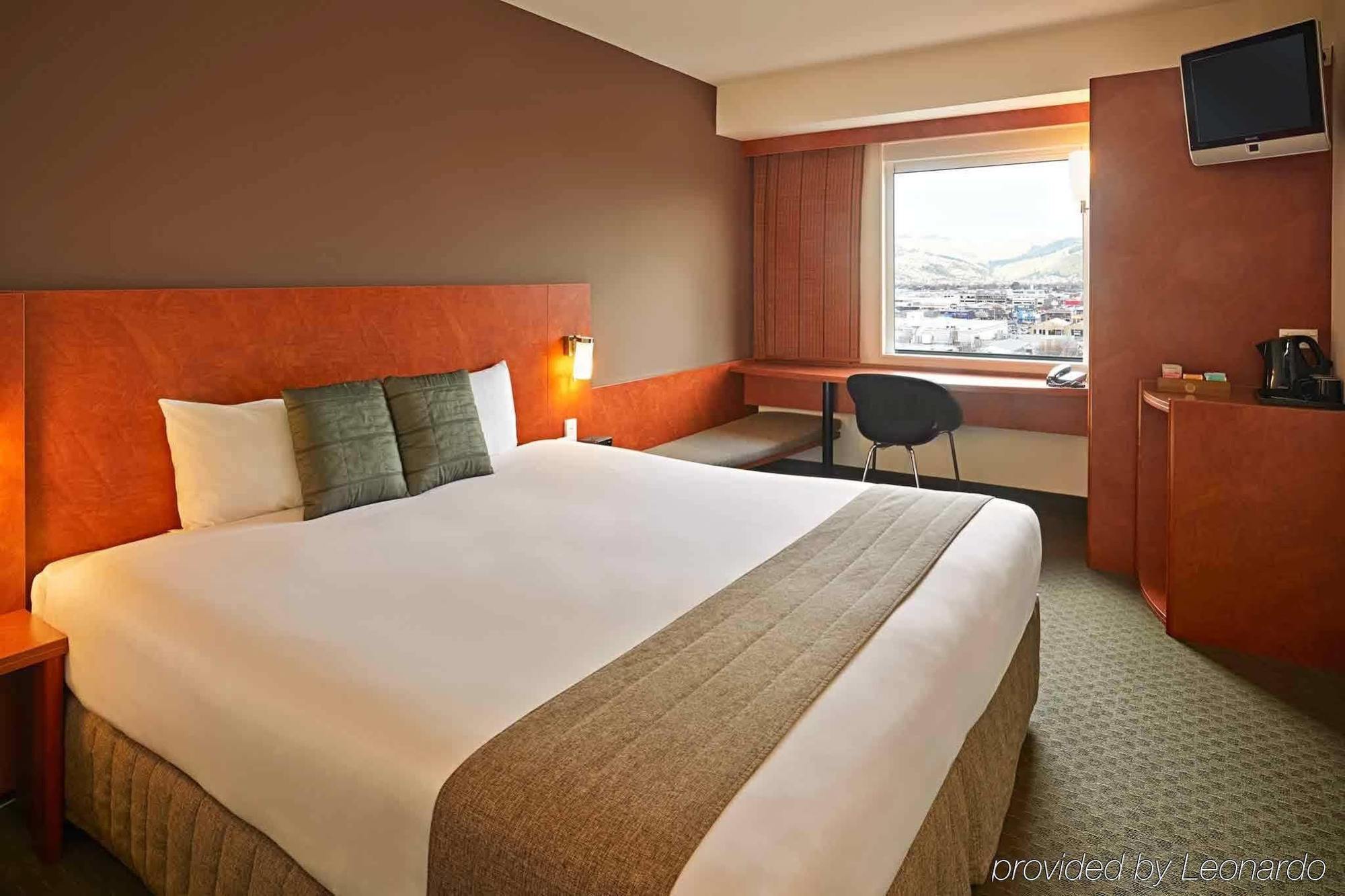 Ibis Christchurch Hotel Bagian luar foto