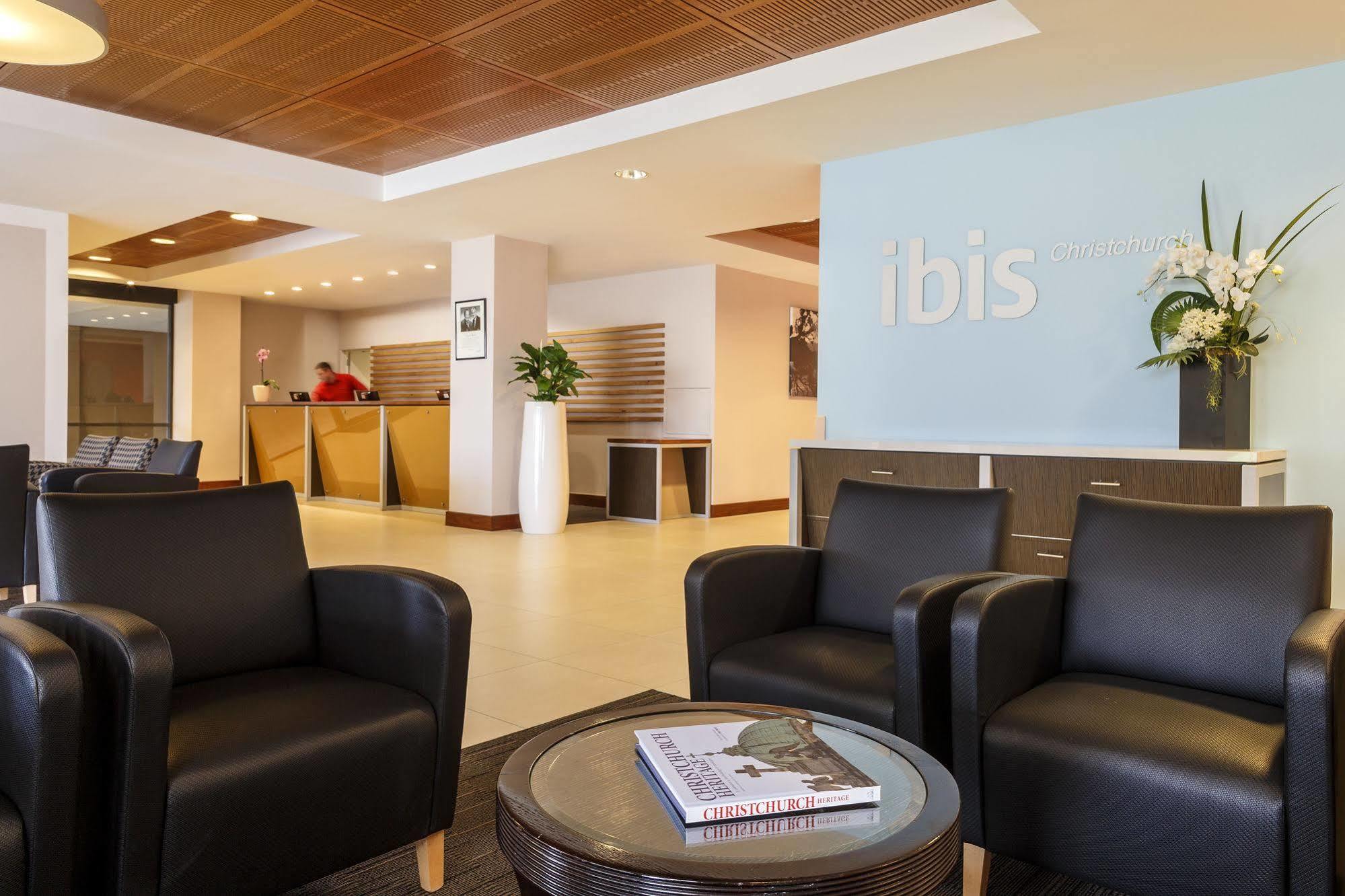 Ibis Christchurch Hotel Bagian luar foto